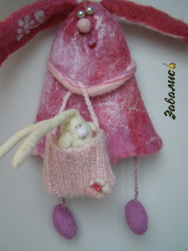 Зайка на прогулянці