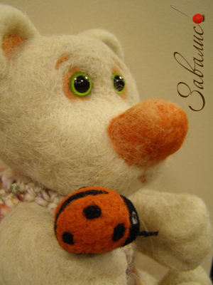 Ведмедик з божою корівкою