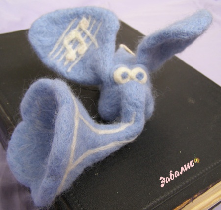 Слон-грамофон